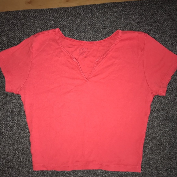 J Galt Tops - J. Galt red cropped v-neck shirt